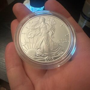 2006 99.9% Silver Coin in Protective Case w/ c.o.a. and box.
